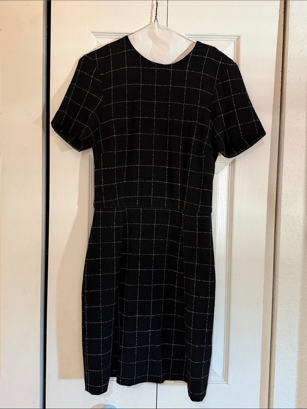 H&M great work dress! Black Windowpane Short Sleeve Mini Dress